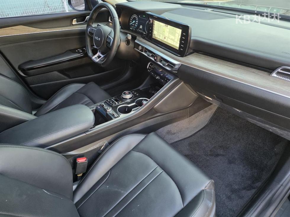 2023 - kia k5