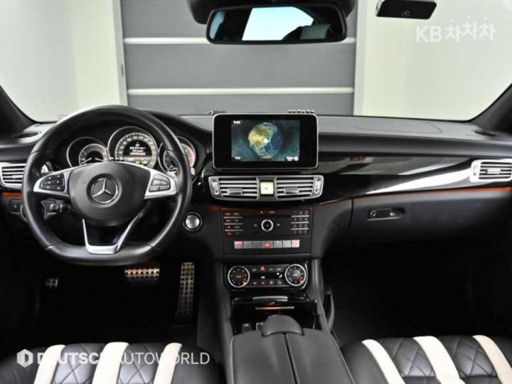 Mercedes-Benz CLS-Class W218 CLS250d 4 Matic AMG Line W218 8