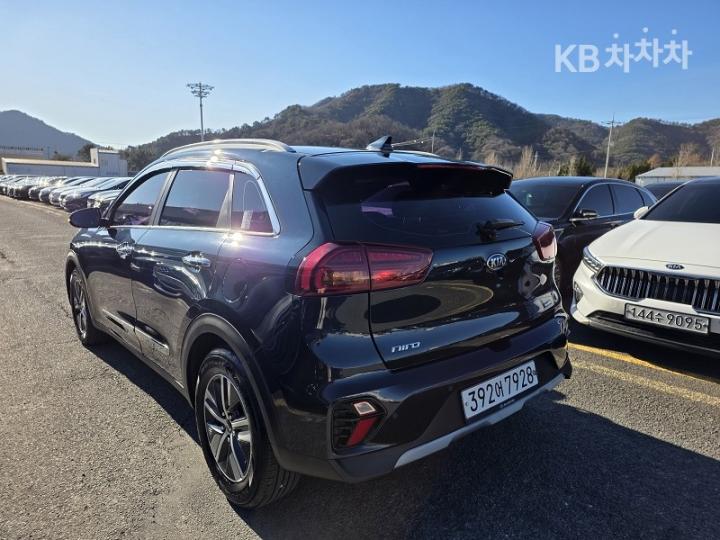 Kia Niro 1.6 HEV Prestige 5