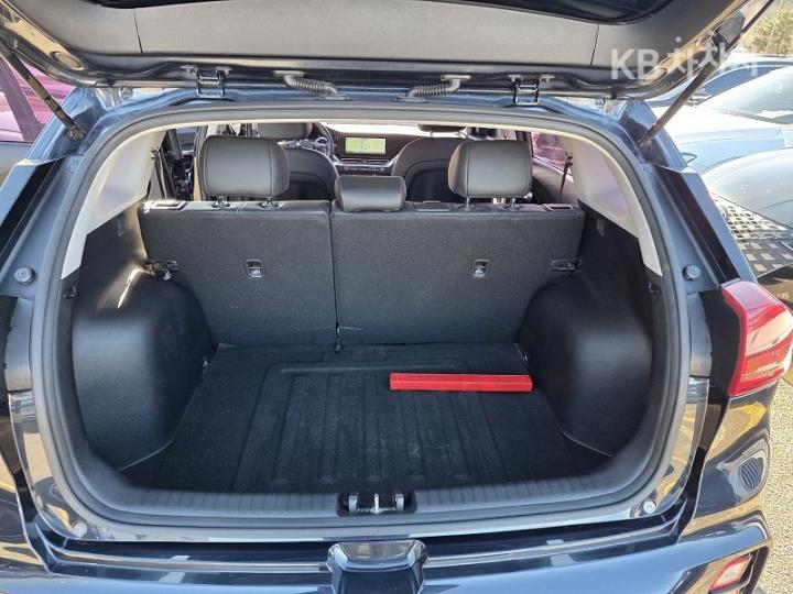 Kia Niro 1.6 HEV Prestige 7