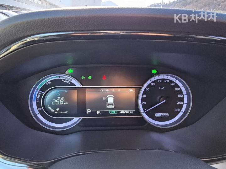 Kia Niro 1.6 HEV Prestige 8