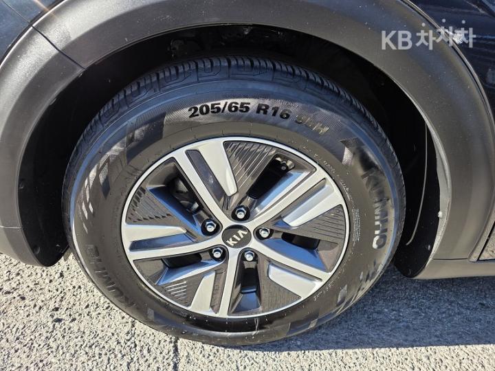 Kia Niro 1.6 HEV Prestige 9