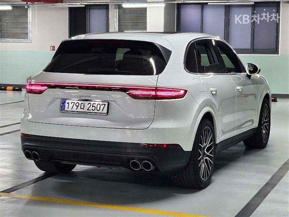 2023 Porsche (9Y0) photo