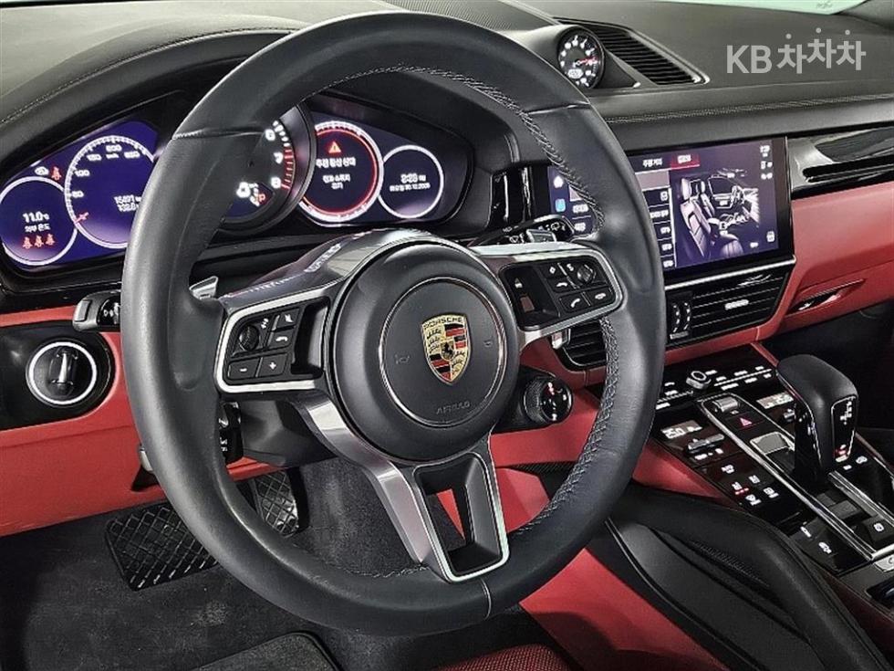 2023 Porsche (9Y0) photo