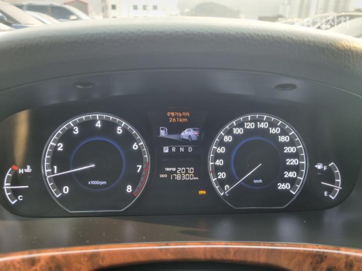 Hyundai Equus New VS380 Luxury 6