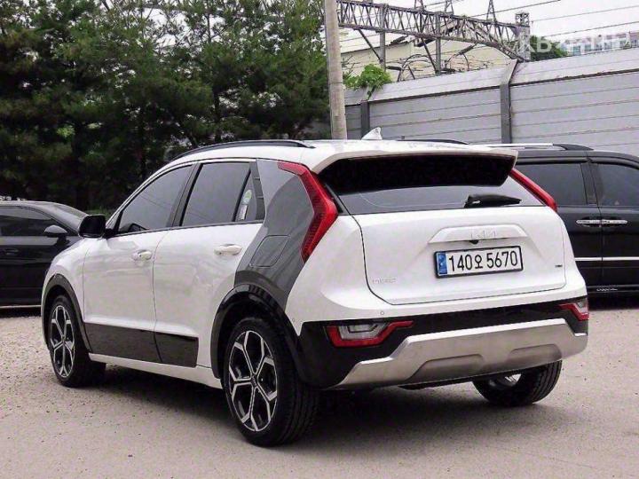 Kia Niro The 1.6 HEV Signature 4