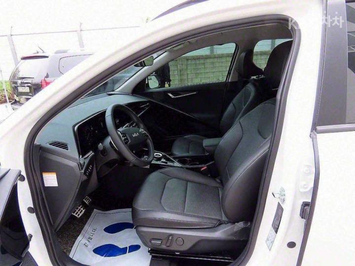 Kia Niro The 1.6 HEV Signature 6