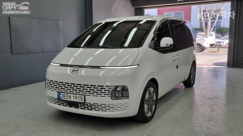 Hyundai Staria