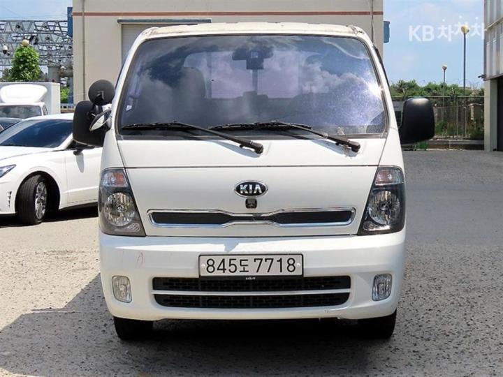 Kia Bongo 3 1 ton extra long axle standard cab CRDi