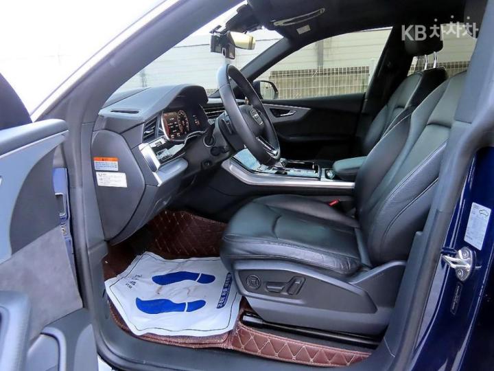 Audi Q8 3.0 45 TDI Quattro Premium 6