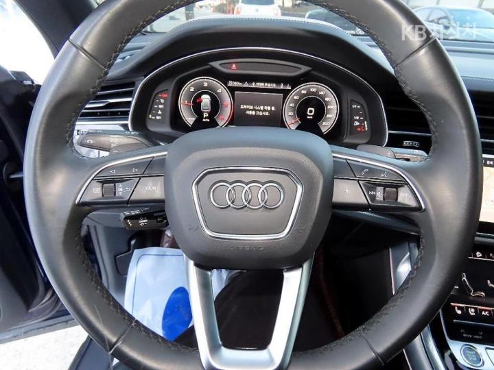 Audi Q8 3.0 45 TDI Quattro Premium 9