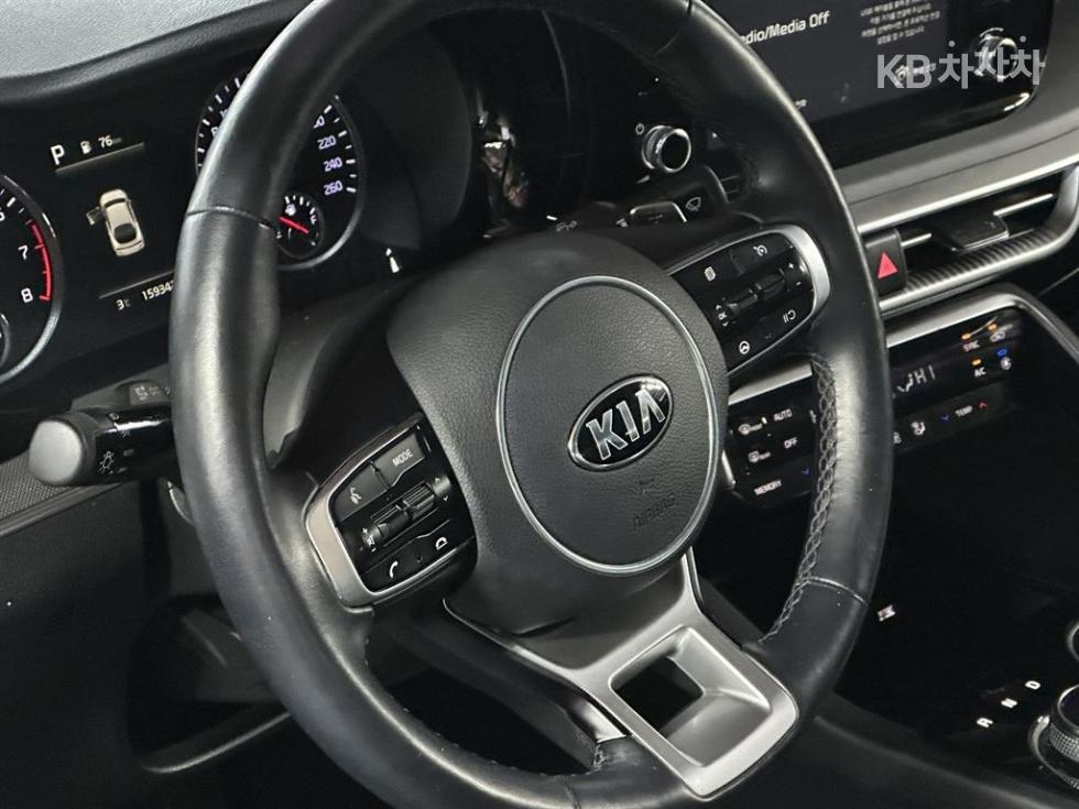 2020 - kia k5