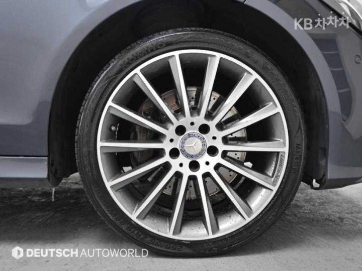 Mercedes-Benz CLS-Class W218 CLS400 W218 6