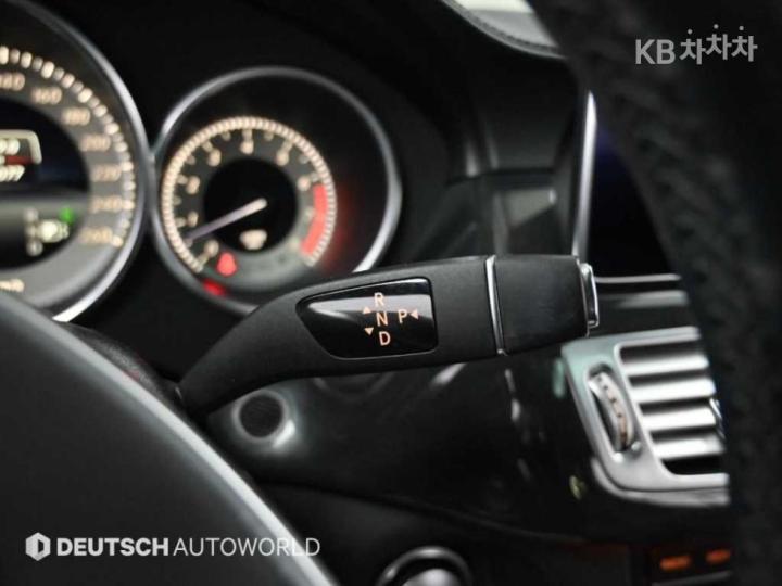 Mercedes-Benz CLS-Class W218 CLS400 W218 10