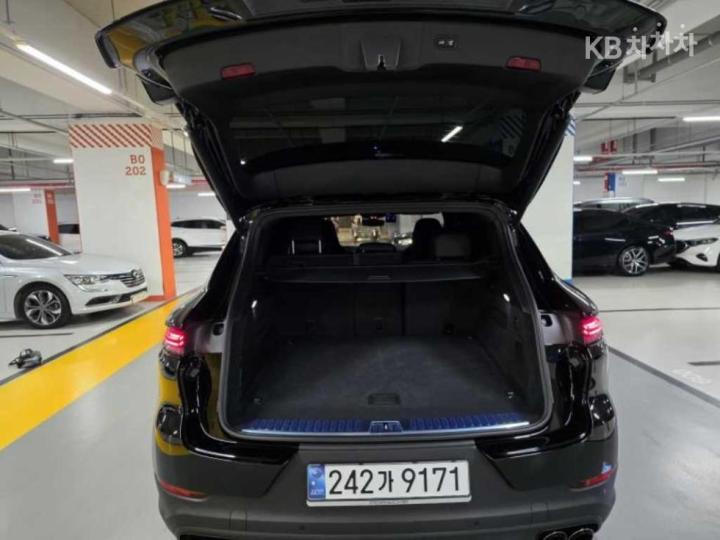 Porsche Cayenne 9Y0 3.0 S E-Hybrid Base Type 10