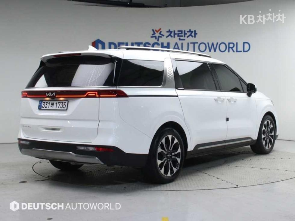2022 - kia carnival