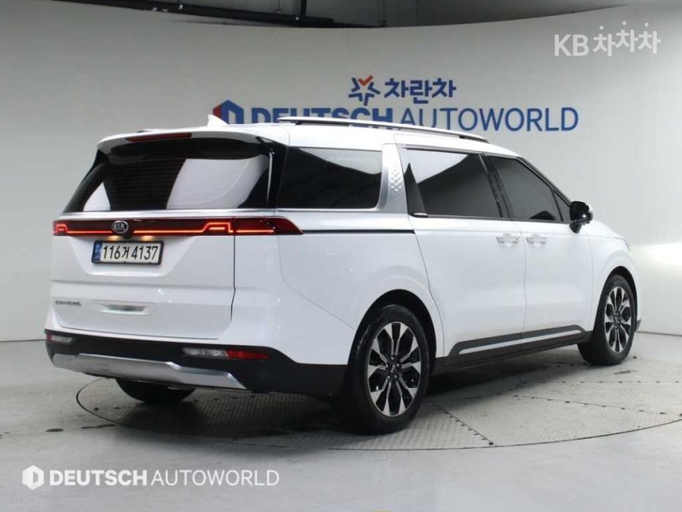 2021 - kia carnival