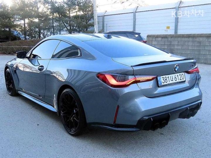 BMW M4 M Series Coupe Competition M xDrive G82 3