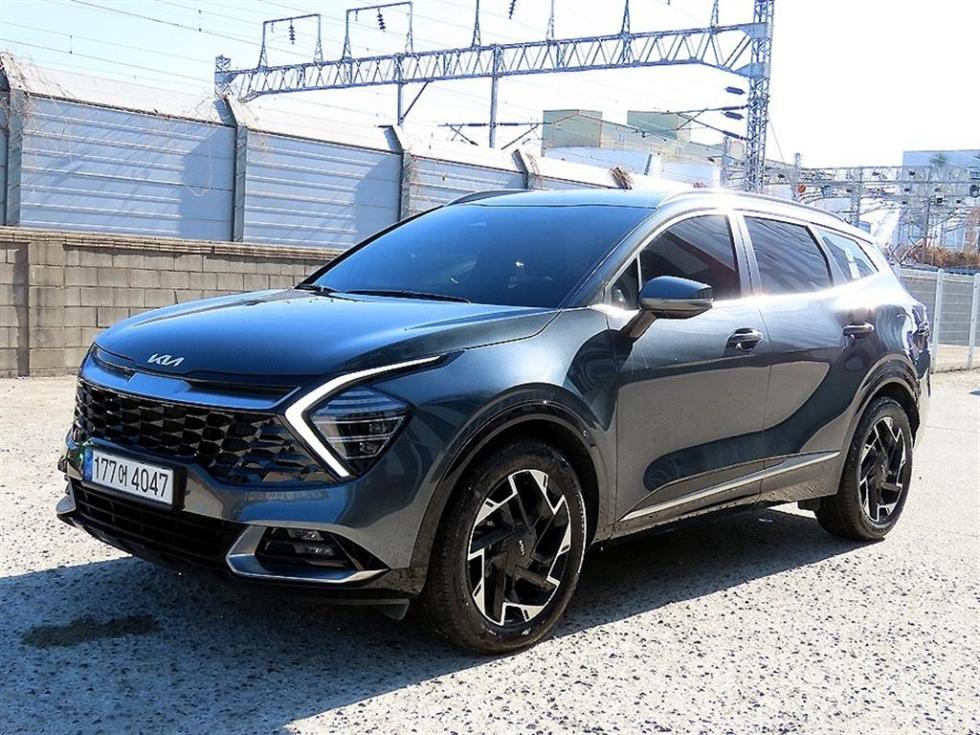 2023 - kia sportage