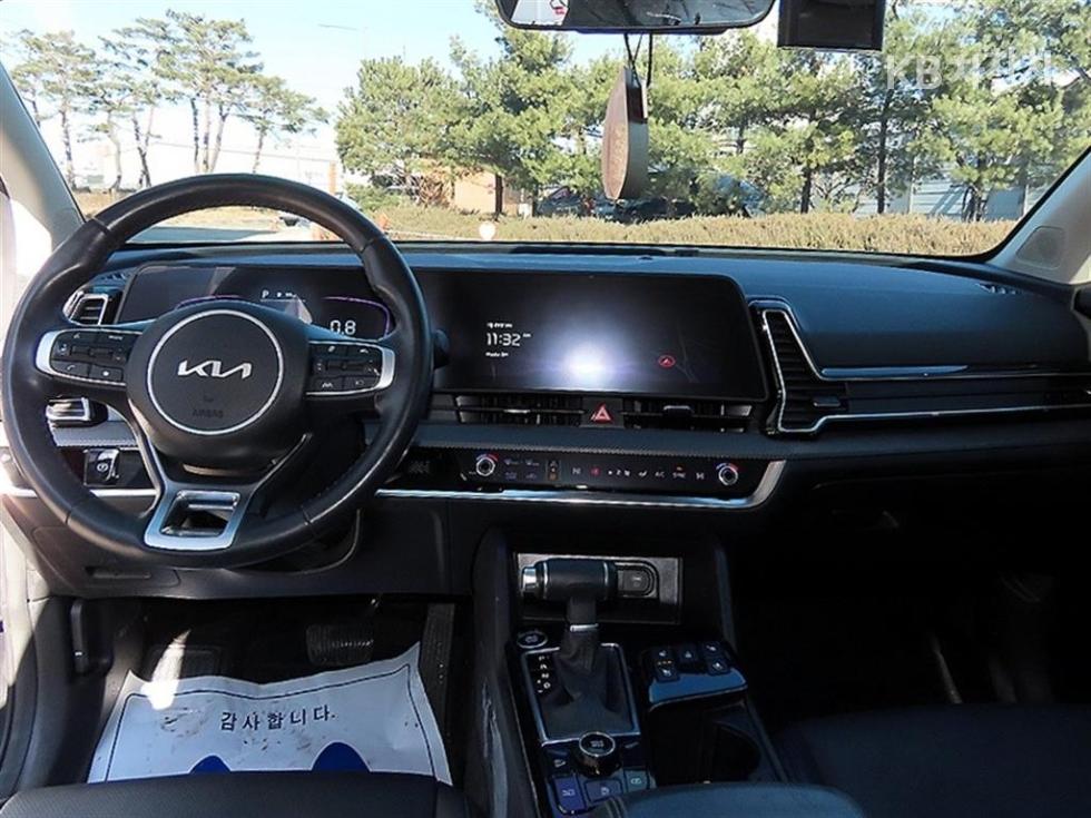 2023 - kia sportage
