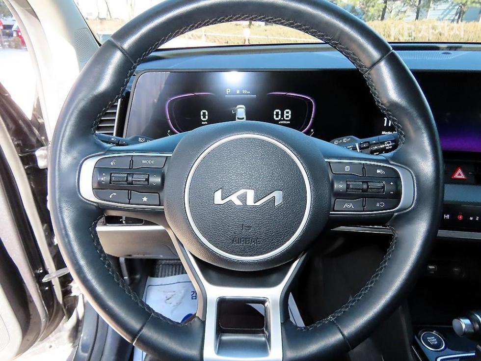 2023 - kia sportage