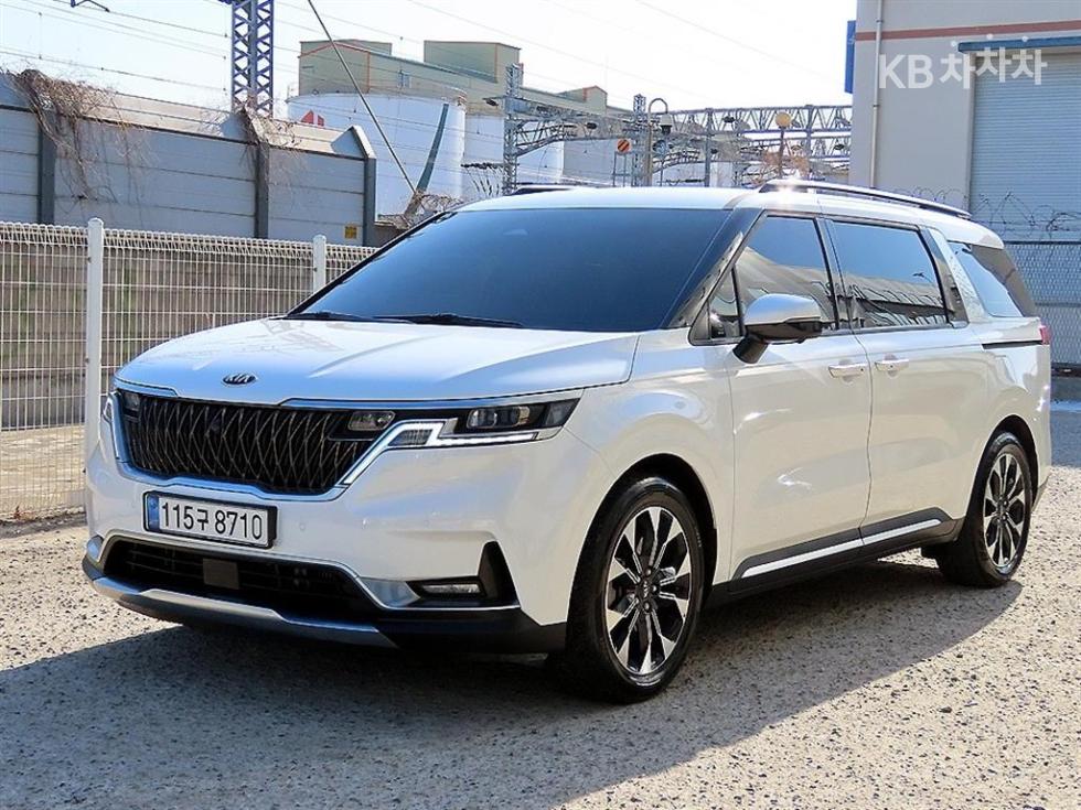 2021 - kia carnival