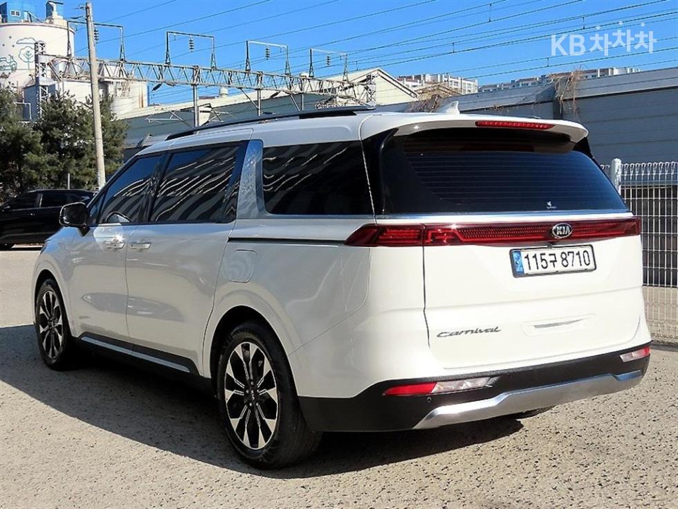 2021 - kia carnival