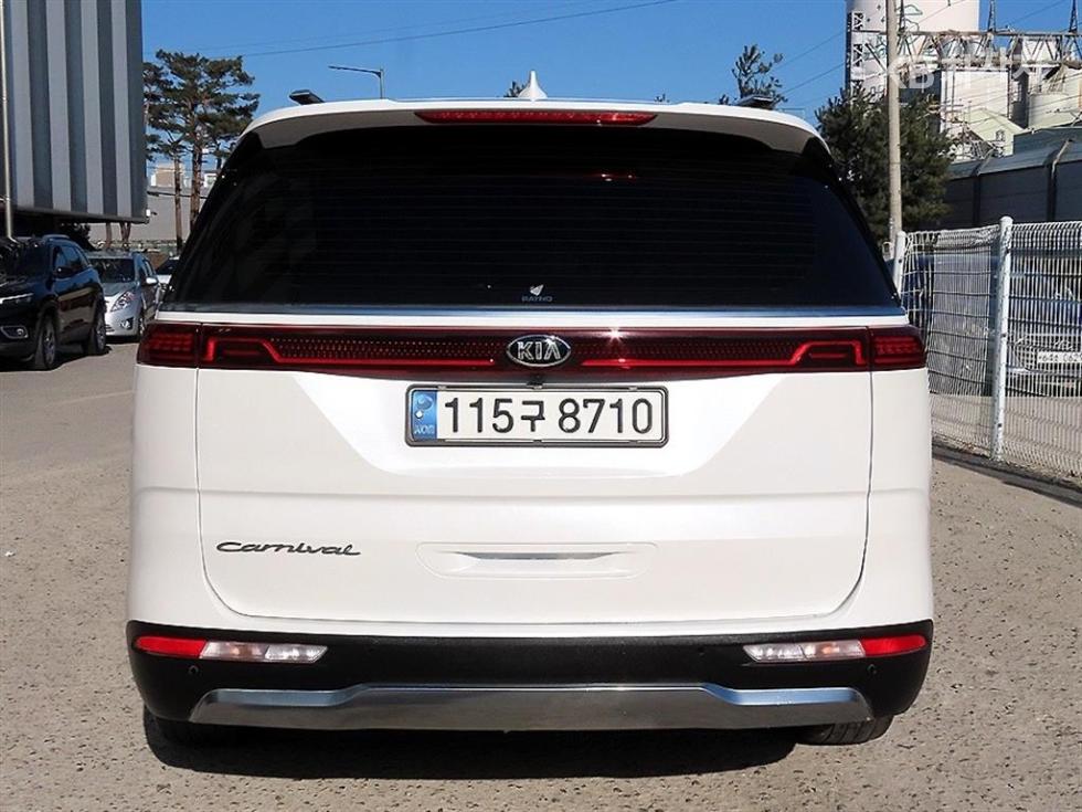 2021 - kia carnival