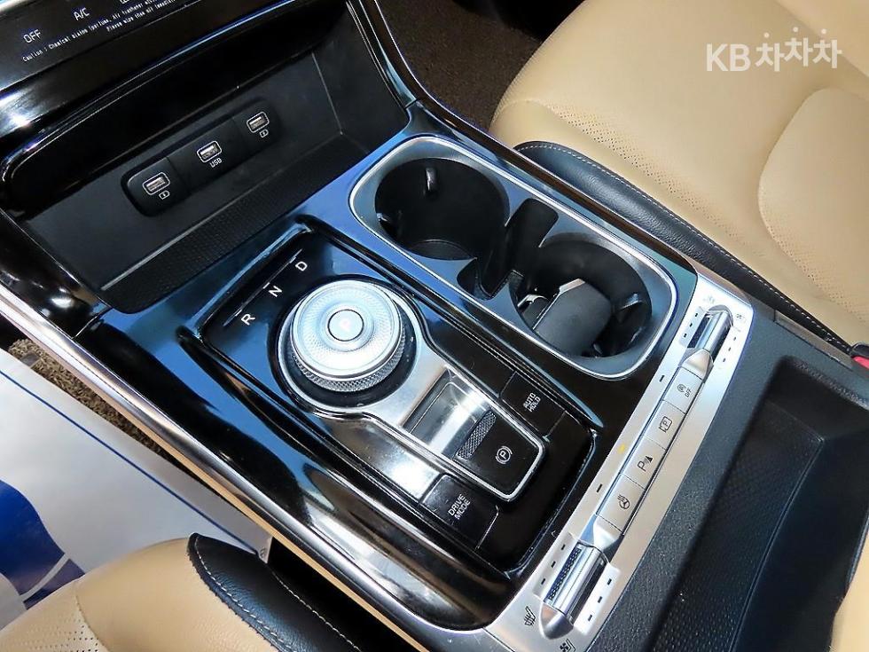2021 - kia carnival