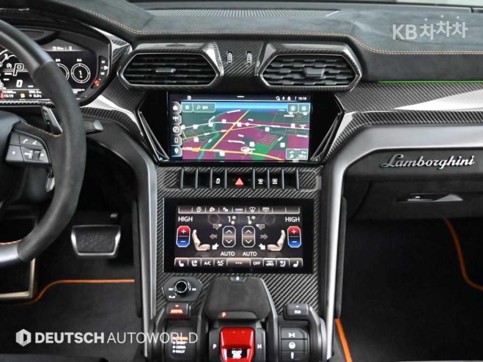 Lamborghini Urus — miniaturë 14