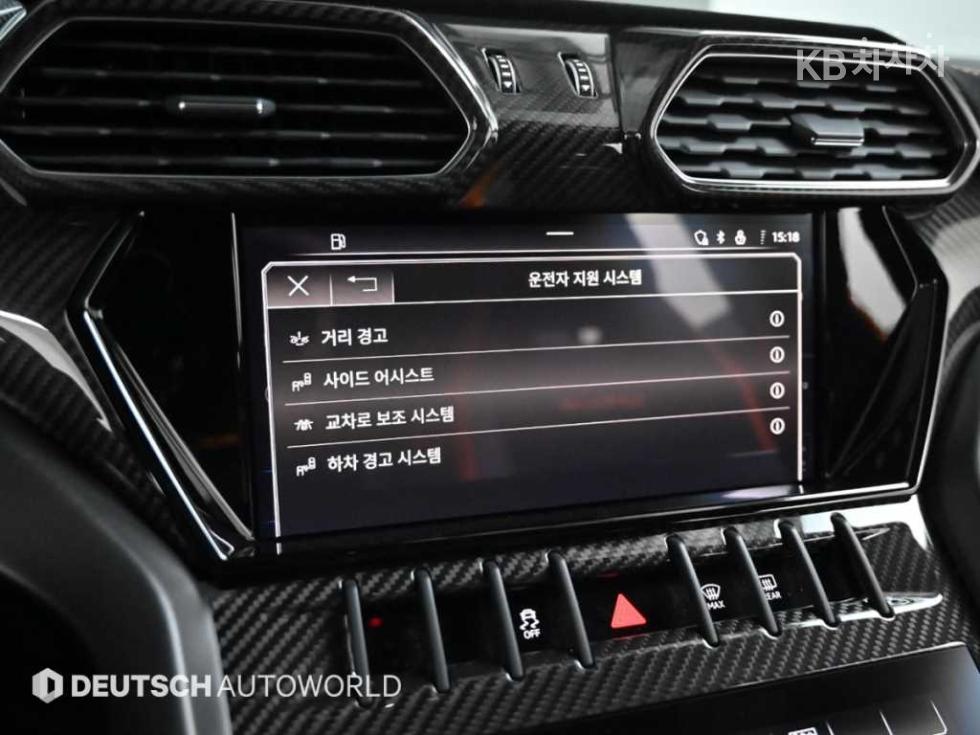 Lamborghini Urus — miniaturë 17