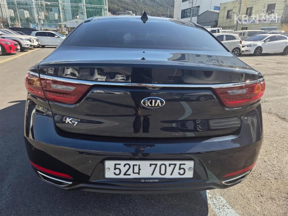 2017 - kia k7