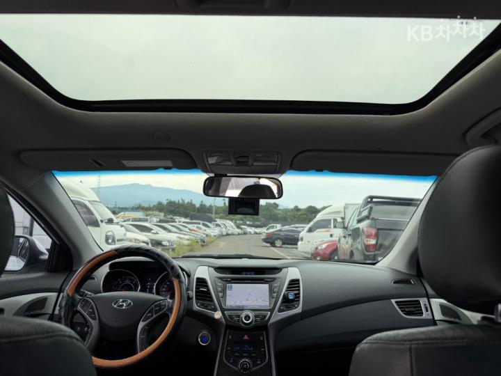 Hyundai Avante 1.6 VGT Modern Base Type 9