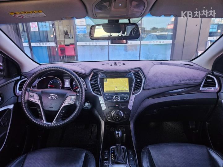 Hyundai Santa Fe DM R2.0 2WD PREMIUM Base Type 8