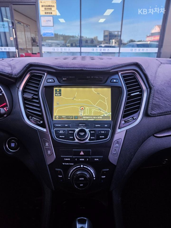 Hyundai Santa Fe DM R2.0 2WD PREMIUM Base Type 10