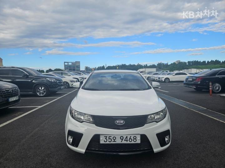 Kia Forte Koup 1.6 KOUP Premium Type Red Premium 3