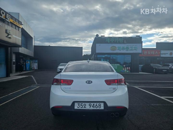 Kia Forte Koup 1.6 KOUP Premium Type Red Premium 4