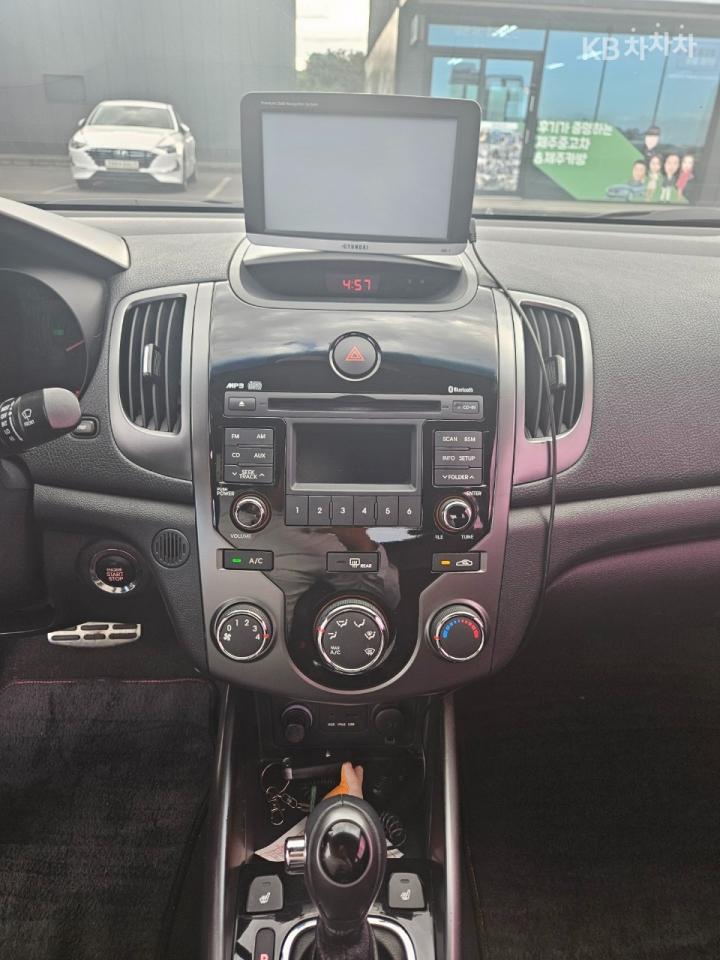 Kia Forte Koup 1.6 KOUP Premium Type Red Premium 7