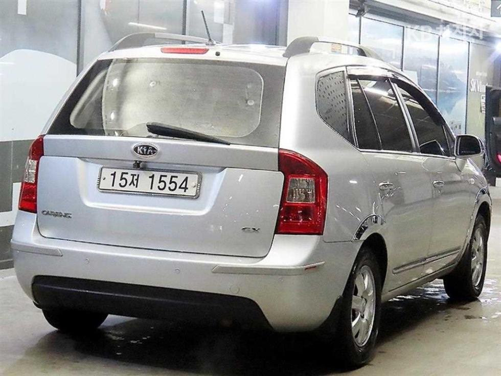 Kia Carens — miniaturë 4