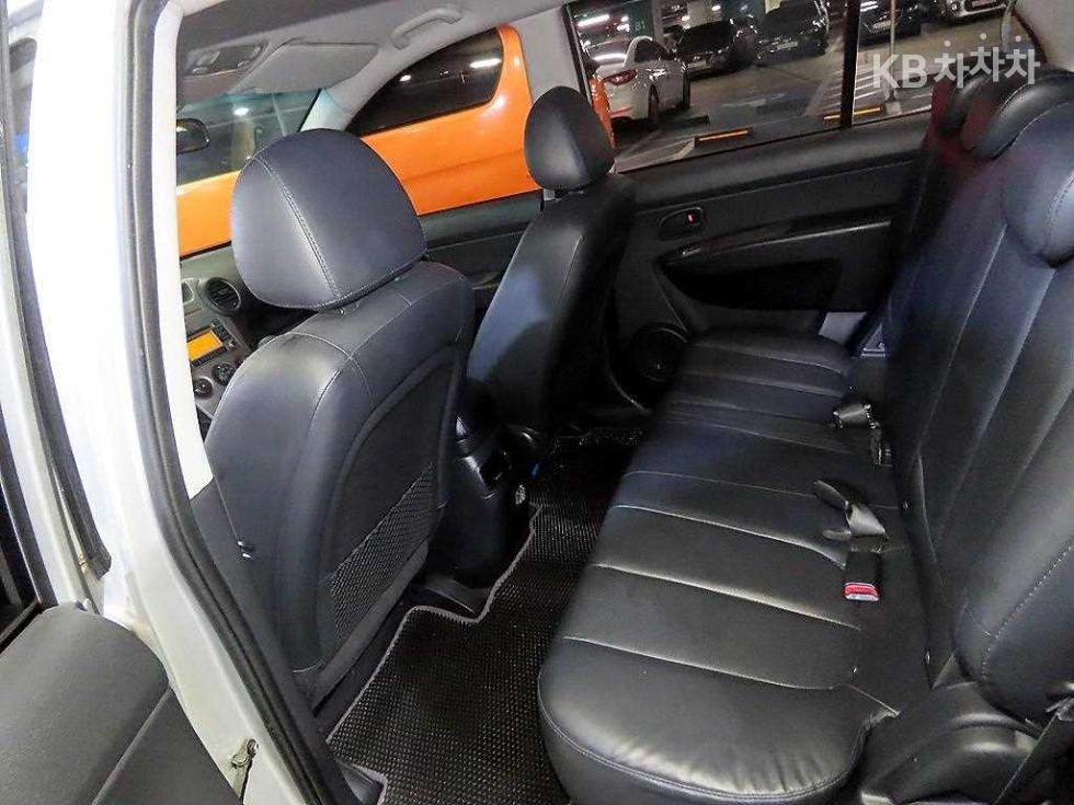 Kia Carens — miniaturë 7