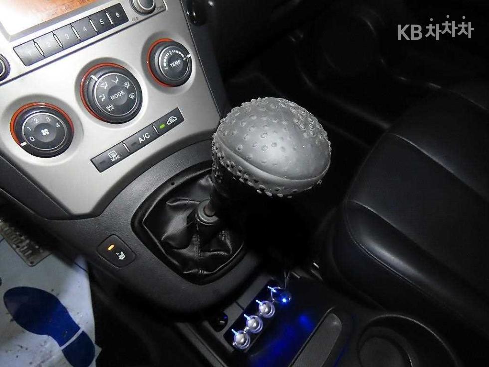 Kia Carens — miniaturë 12