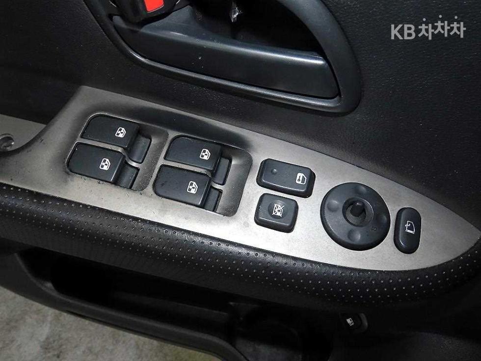 Kia Carens — miniaturë 14