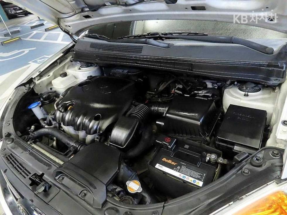 Kia Carens — miniaturë 17