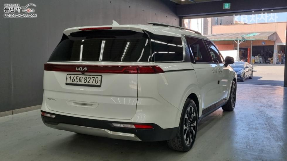 2023 - kia carnival