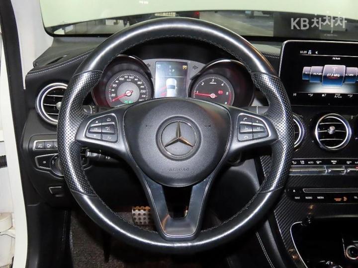 Mercedes-Benz GLC-Class X253 250d 4Matic 9