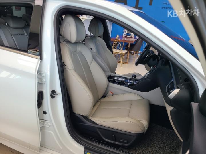 Genesis G70 2.0T Standard 8