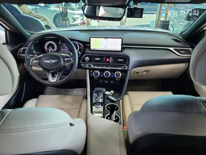 Genesis G70 2.0T Standard 9