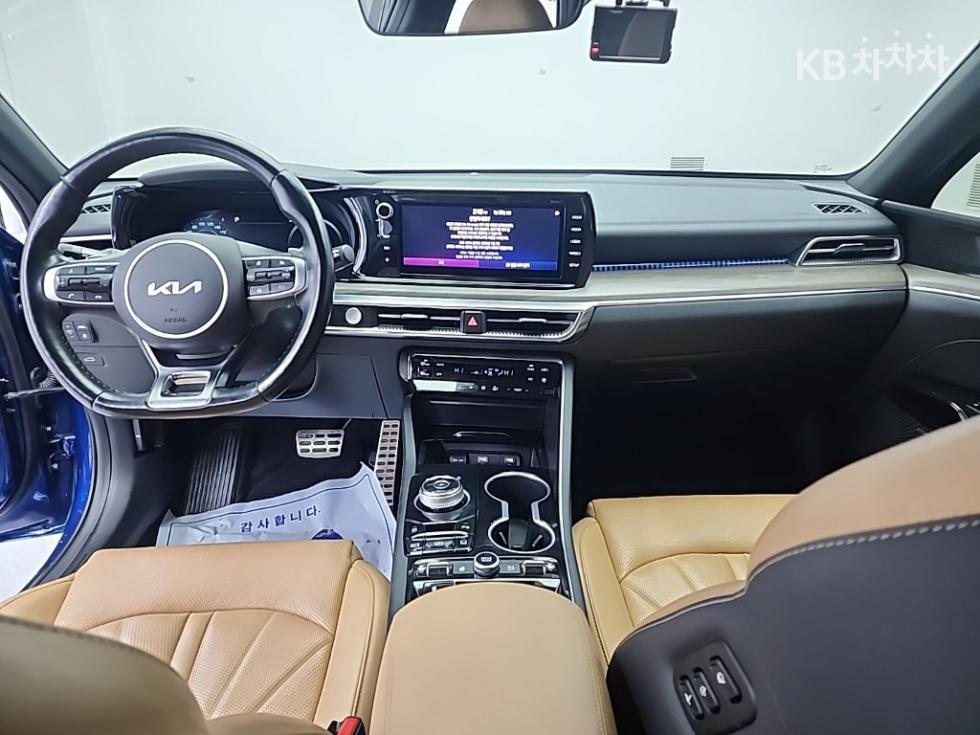 2022 - kia k5