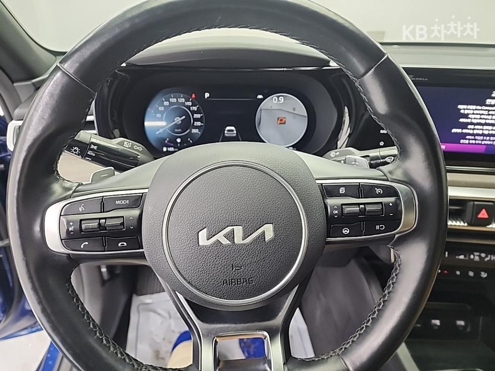 2022 - kia k5
