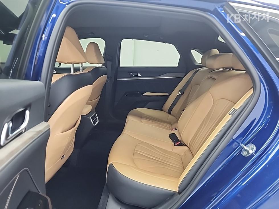 2022 - kia k5